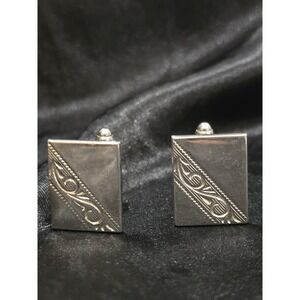 VINTAGE SHIELDS RECTANGULAR CUFFLINKS SIGNED SILVER TONE FILAGREE